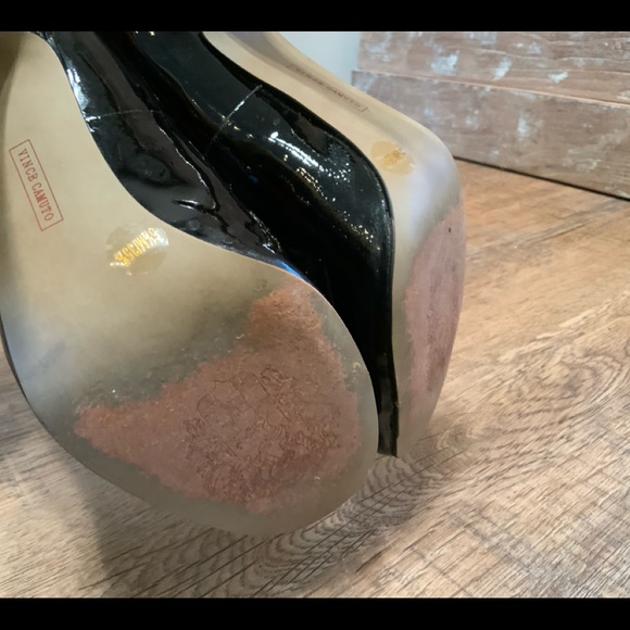 Heels - Picture 4 of 4